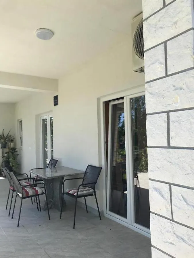 Apartment Apartman Dobric Kaštel Štafilić Kroatien